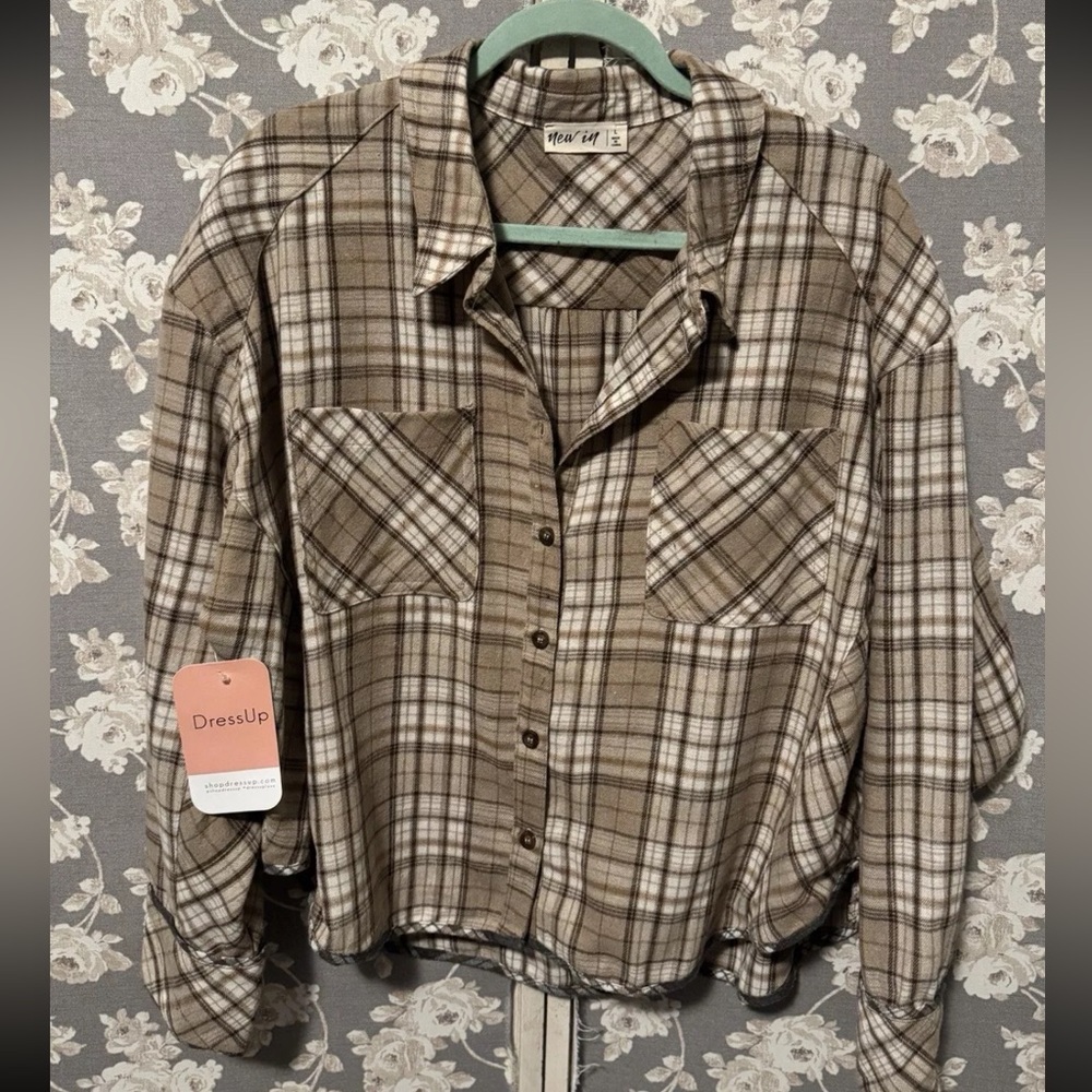 New In Plaid Button Up Shirt Size Large New With Tags Cropped Trendy Neutral Tan